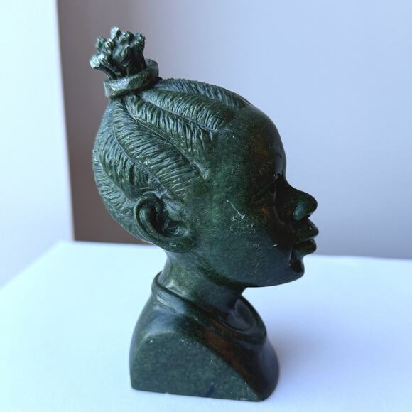 Signed Chikumbirike African Carved Verdite Stone Shona Bust Woman - 4 3/4" - Picture 9 of 12